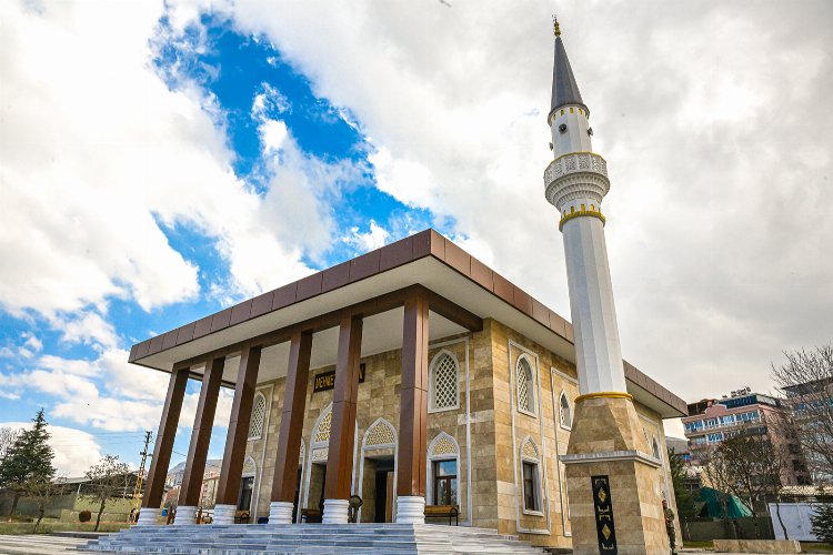 Malatya'da Mehmetçik Camii ibadete açıldı