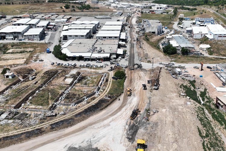 Malatya'da yol çalışmaları sürüyor