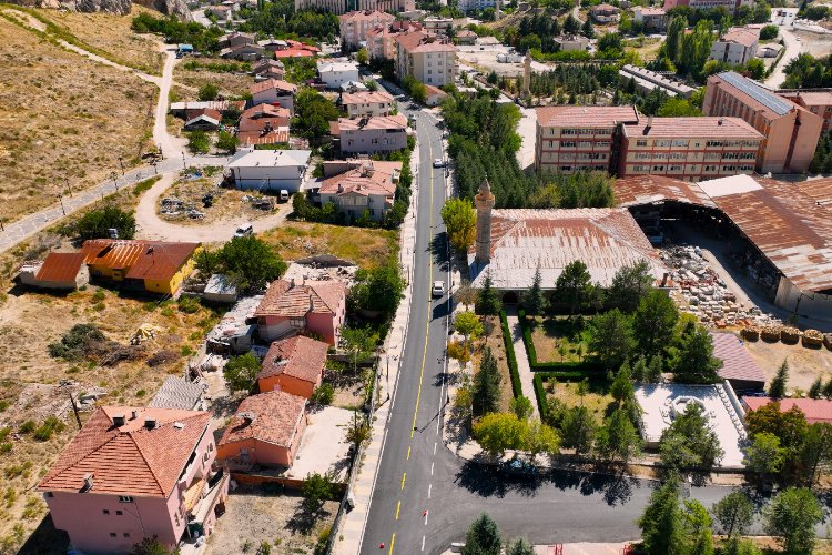 Malatya Darende'de asfalt çalışmaları sürüyor