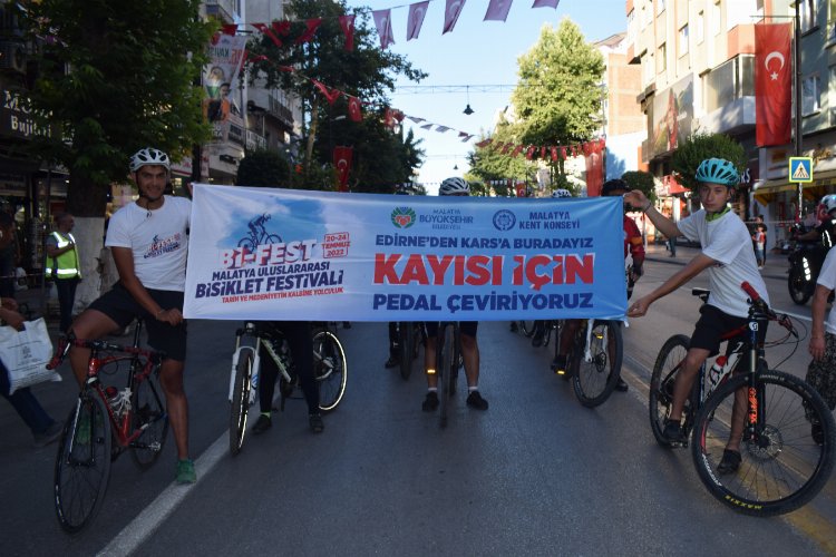 'Malatya Kayısı'sı için kilometrelerce pedal çevirdiler