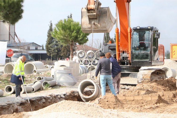 Manisa Akhisar'da sanayi bölgesinde alt yapı çalışması