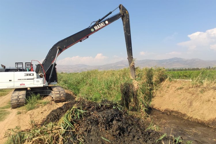 Manisa Baklacı'da dere temizliği