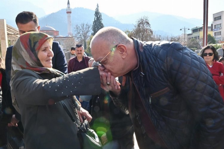 Manisa'da Başkan Ergün'e vatandaşlardan yoğun ilgi