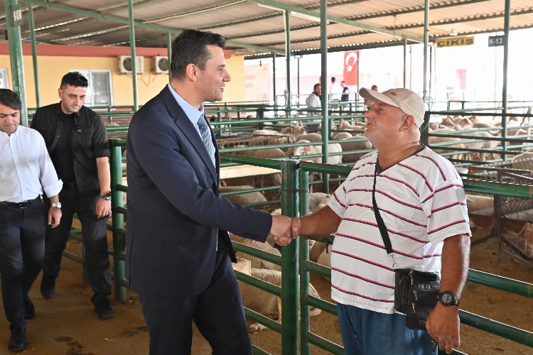 Manisa'da Başkan Zeyrek pazarlığa aracı oldu