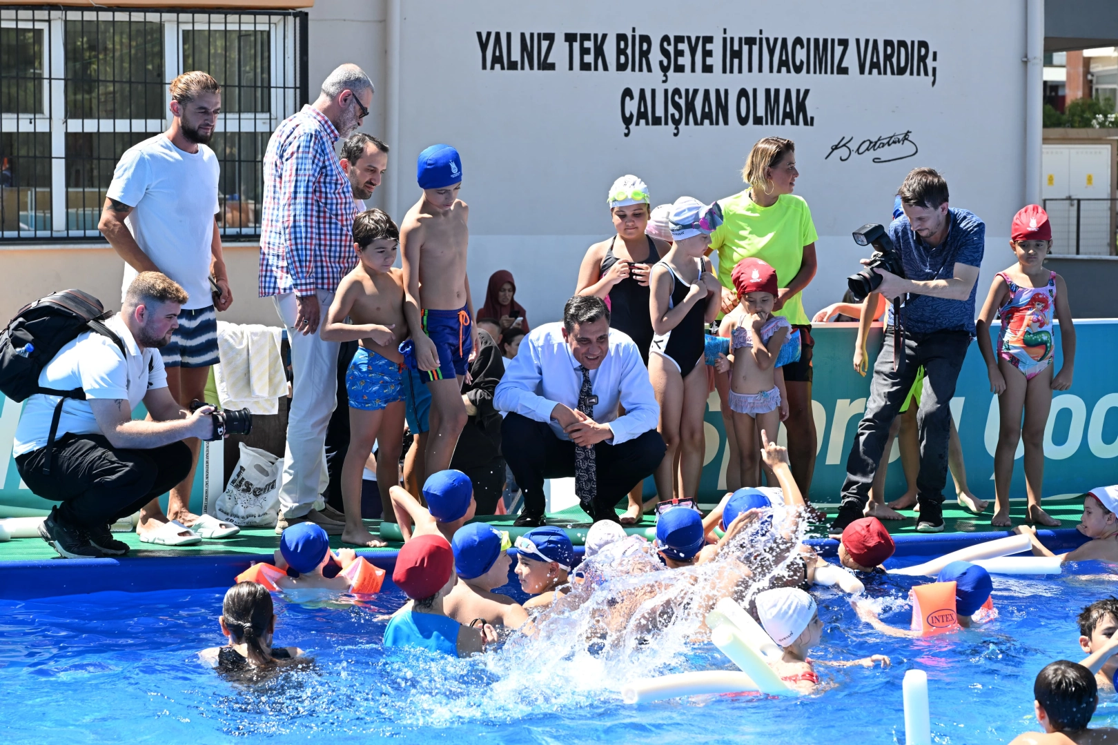 Manisa'da çocukların tatili renkli geçiyor