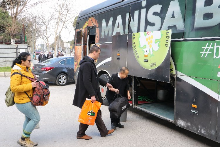 Manisa'dan sağlık personelleri bölgeye uğurlandı