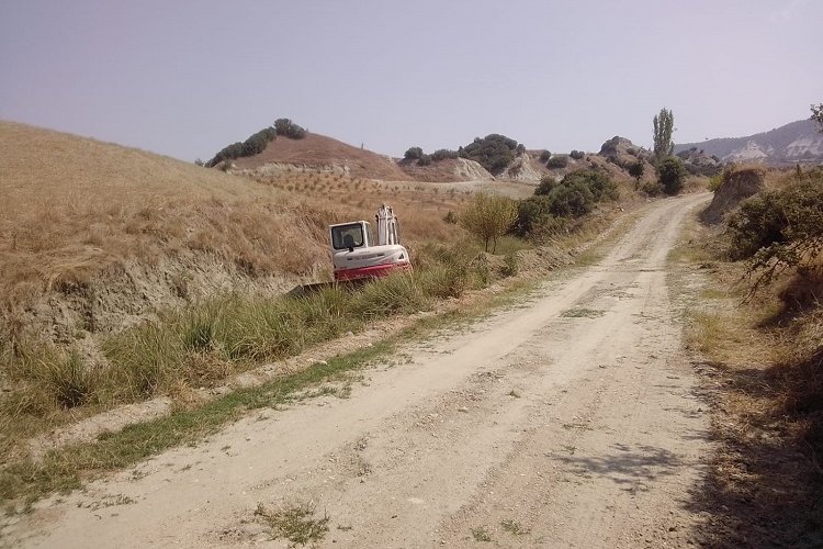 Manisa Karabeyler'de dere temizliği