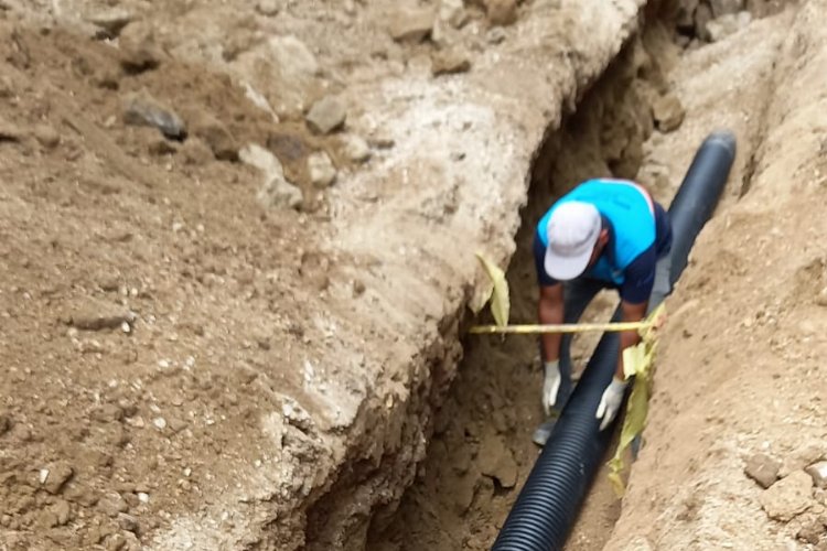 Manisa Kula'da yağmur suyu hattı çalışması