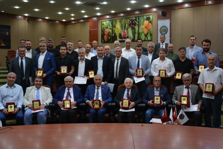 Manisa Salihli'de TSO Meclisi'ne plaketli hizmet teşekkürü