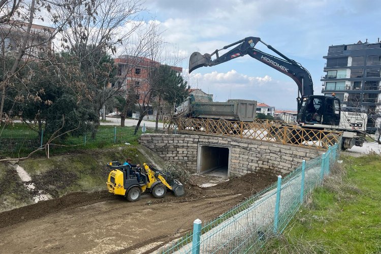 MASKİ’den Ergenekon Mahallesinde dere ve menfez temizliği