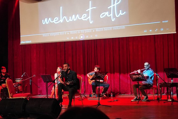 Mehmet Atlı 30'uncu sanat yılını Mardin'de kutladı