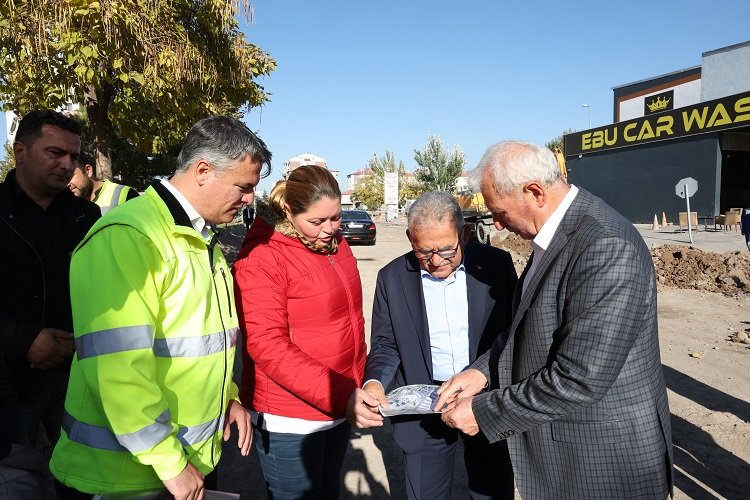 Memduh Büyükılıç'ın gözü 'yol'larda