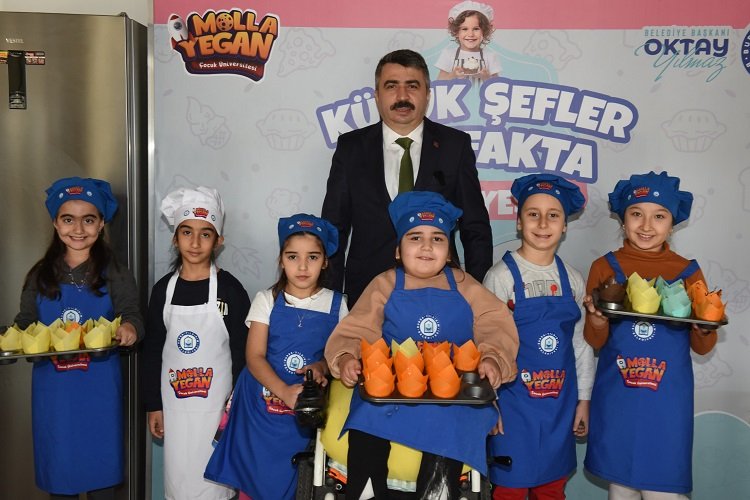 Minikler Başkan Yılmaz ile mutfakta