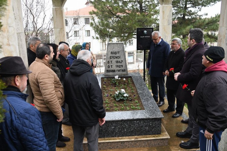 Müftü Raşit Efendi mezarı başında anıldı