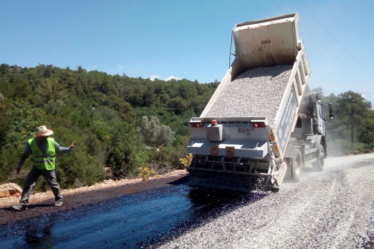 Muğla'da 9 ilçede 137 km yol çalışması