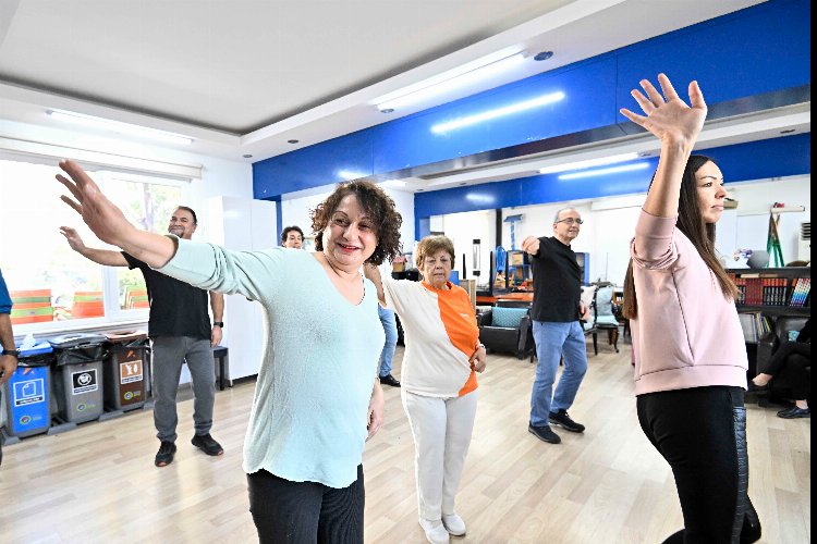 Muratpaşa'da koşa koşa dansa geliyorlar