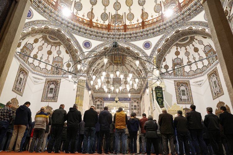 Nevşehir'de Kurşunlu Cami'nde ilk teravih