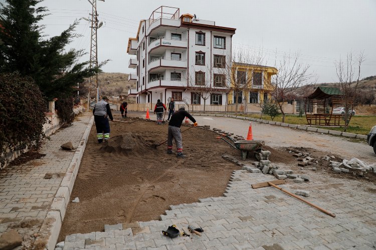 Nevşehir Belediyesi'nden bozuk yola müdahale