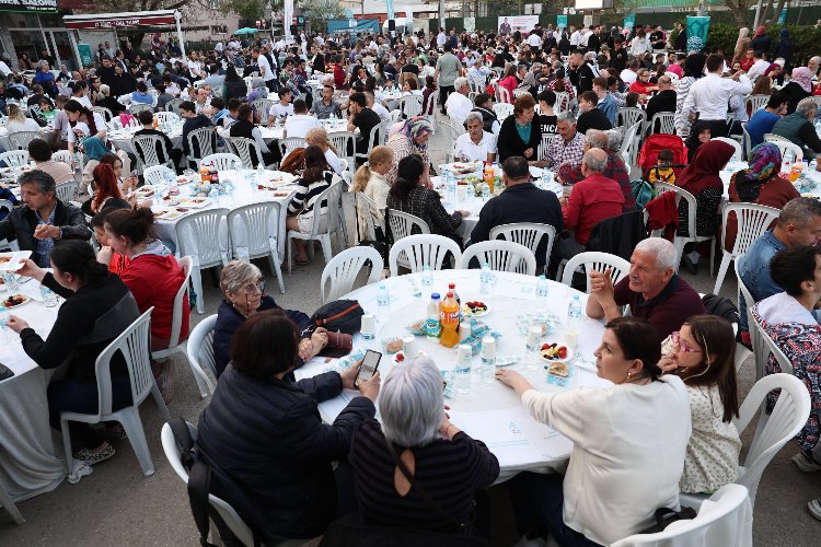 Nilüfer'de 5 bin kişi iftarda buluştu