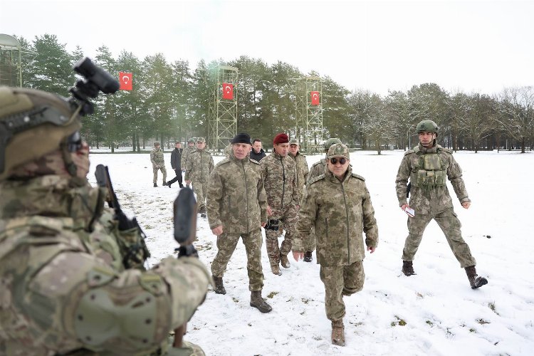 Orgeneral Bayraktaroğlu Bolu 2. Komando Tugayı'nda