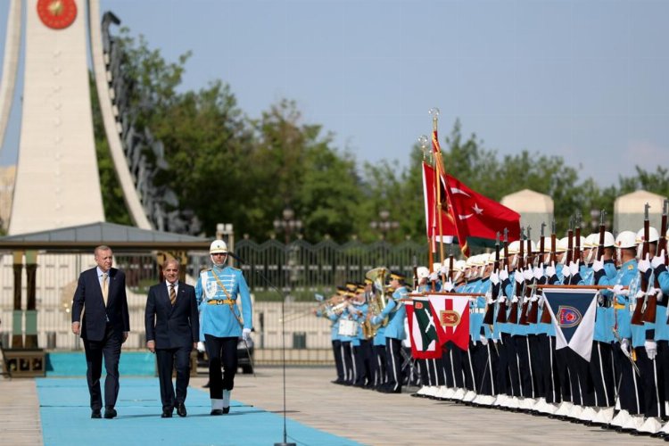 Pakistan Başbakanı Şahbaz Şerif Külliye'de