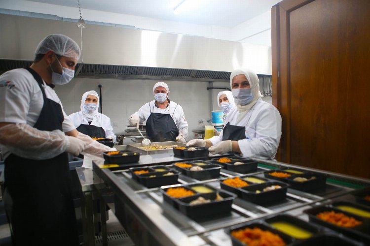 Sakarya Aşevi’ndeki üretimi inceledi