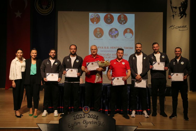 Sakarya Büyükşehir hentbol minik sporseverlerle buluştu