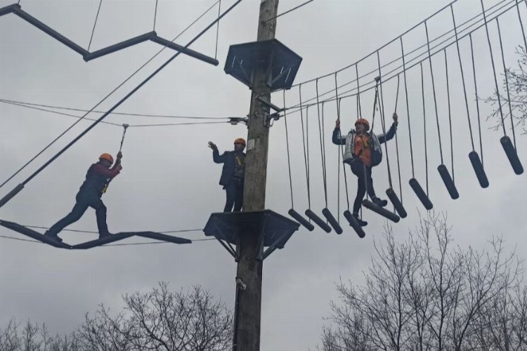 Sakarya'da doğada yaşayarak eğitiyor