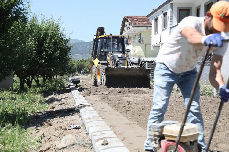 Sakarya Geyve'de yol yapım çalışmaları başladı