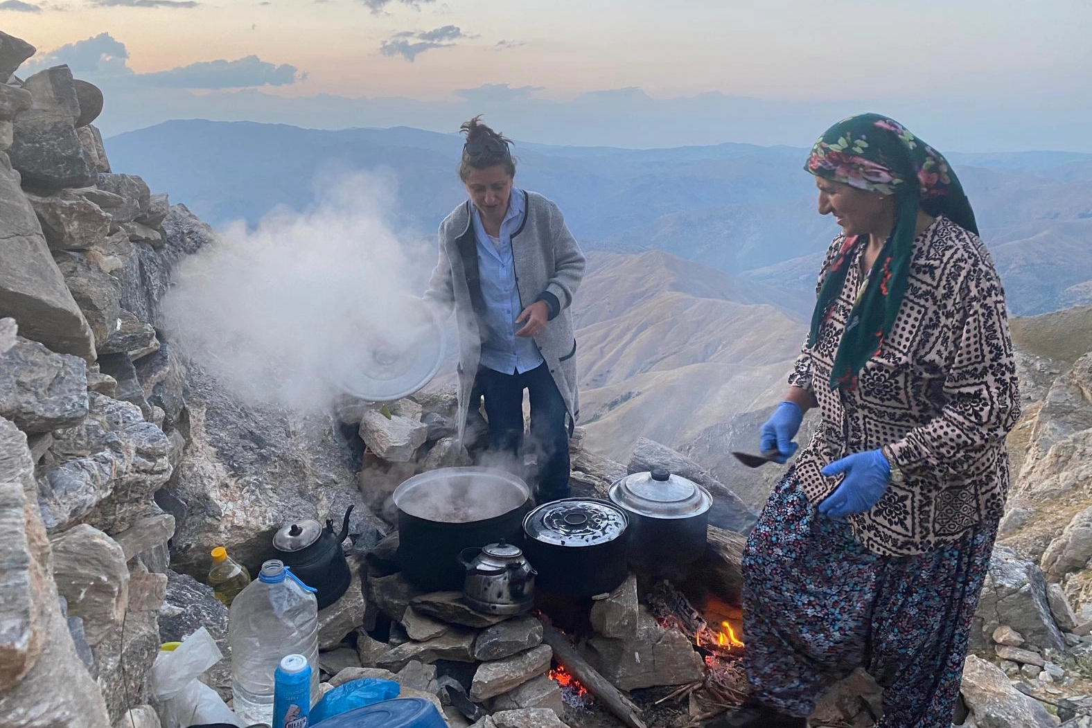 Sason’lu Ermeniler Mereto zirvesinde mum yakıp dua etti