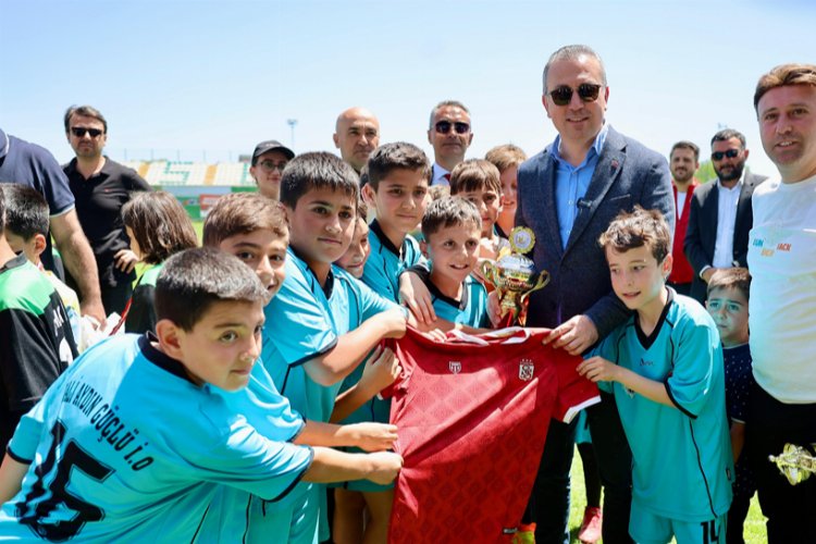 Sivas'ta Muzaffer Güner anısına futbol turnuvası