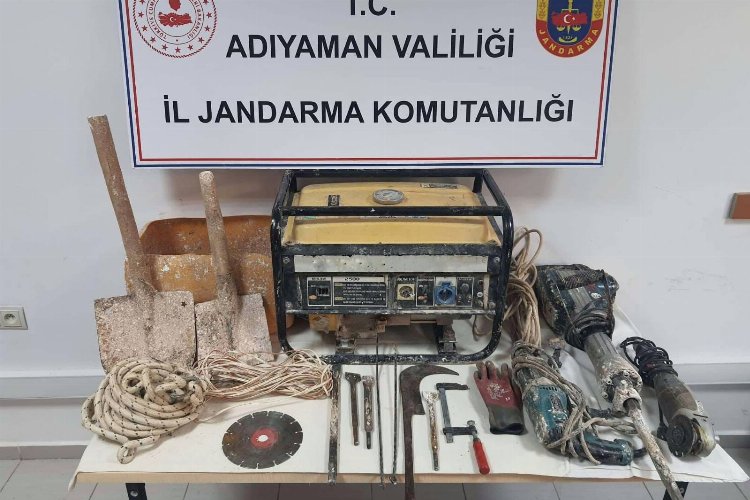 Adıyaman'da kaçak kazıya suçüstü