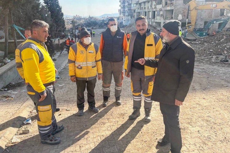 Ahmet Çolakbayrakdar'dan 'deprem' mesaisi