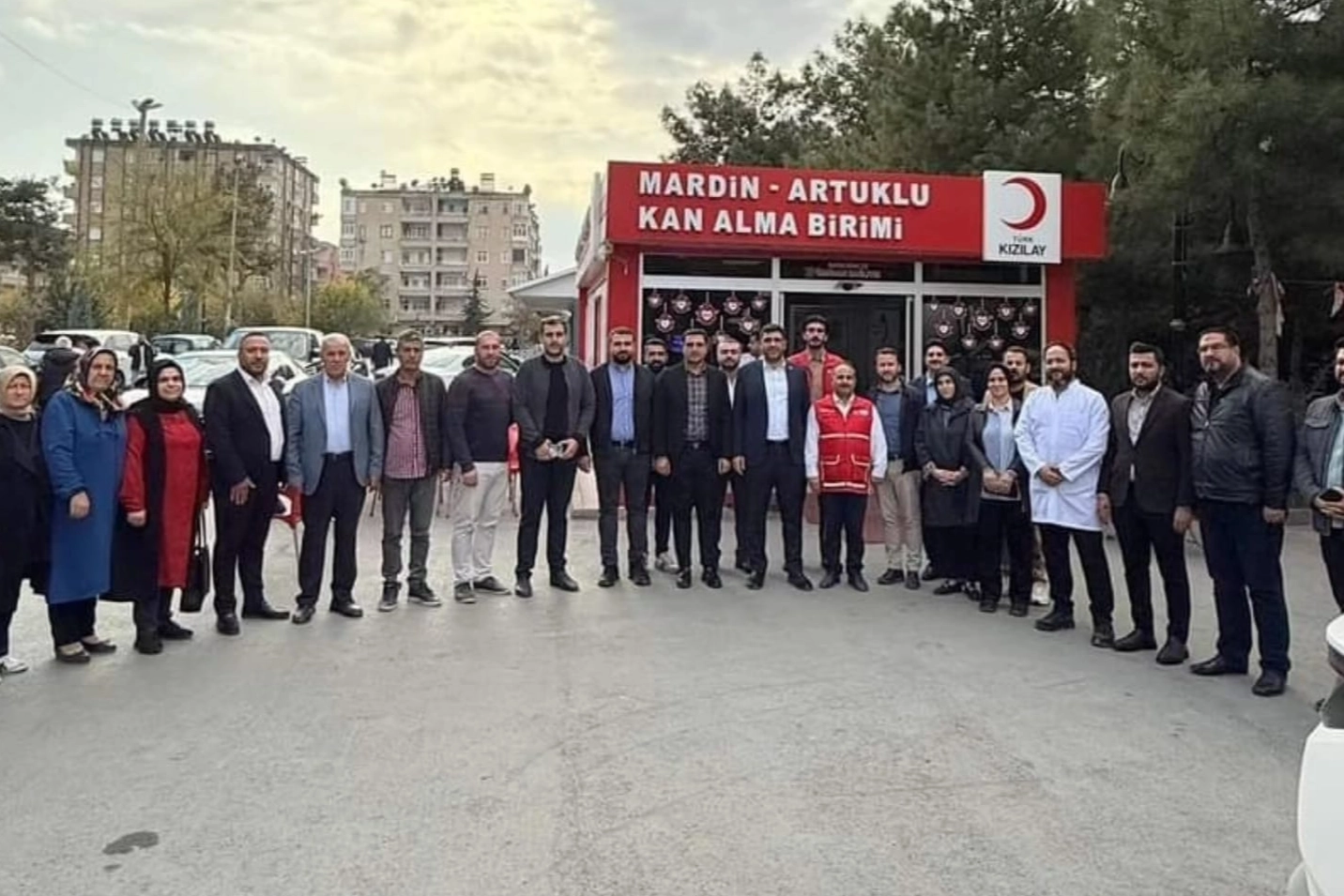 AK Parti Mardin'den kan bağışı