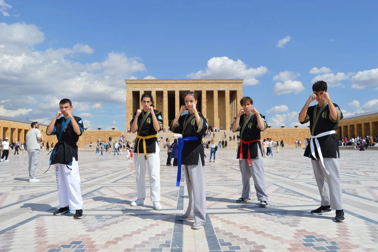 Alpagut Turan Federasyonu Anıtkabir'e çıkartma yaptı