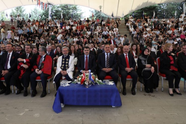 Ankara Üniversitesi mezunlarını uğurladı