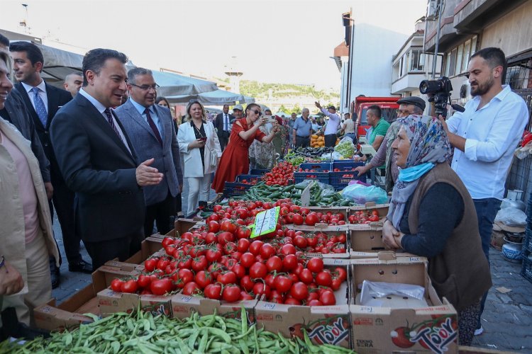 Ankaralı esnafla 'Babacan' sohbeti