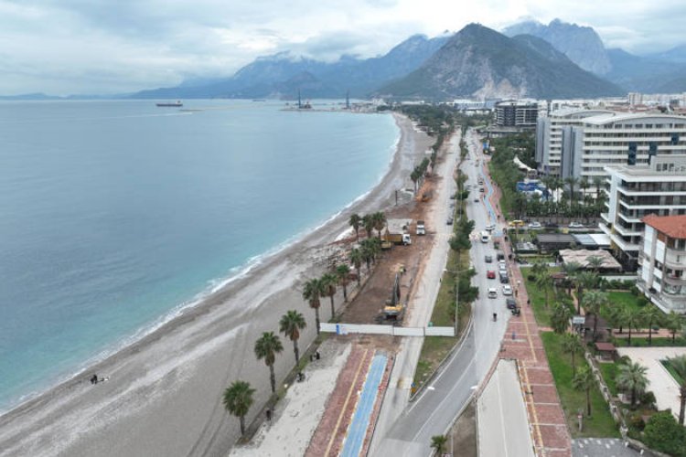 Antalya Büyükşehir'den Konyaaltı sahiline büyük yatırım