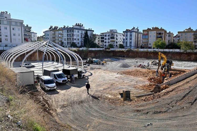 Antalya'da Deniz Baykal Spor Tesisleri şekilleniyor