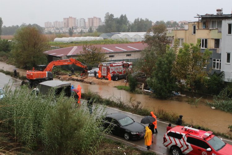 Antalya'da sel alarmı!