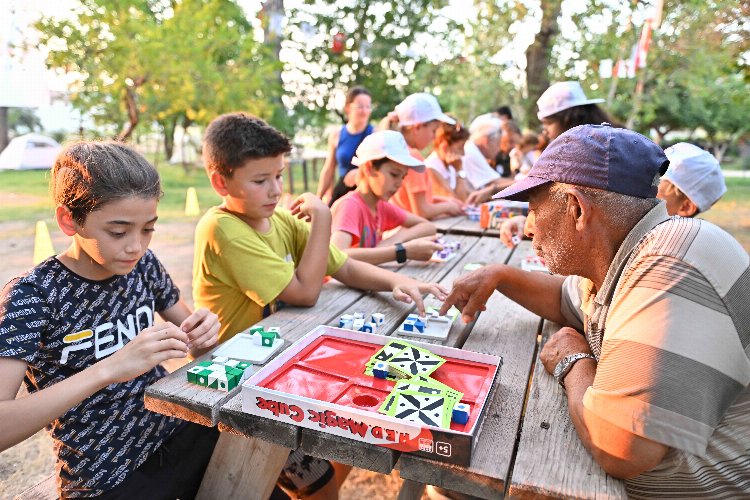 Antalya Muratpaşa'da iki kuşak tabletten uzak yarıştı