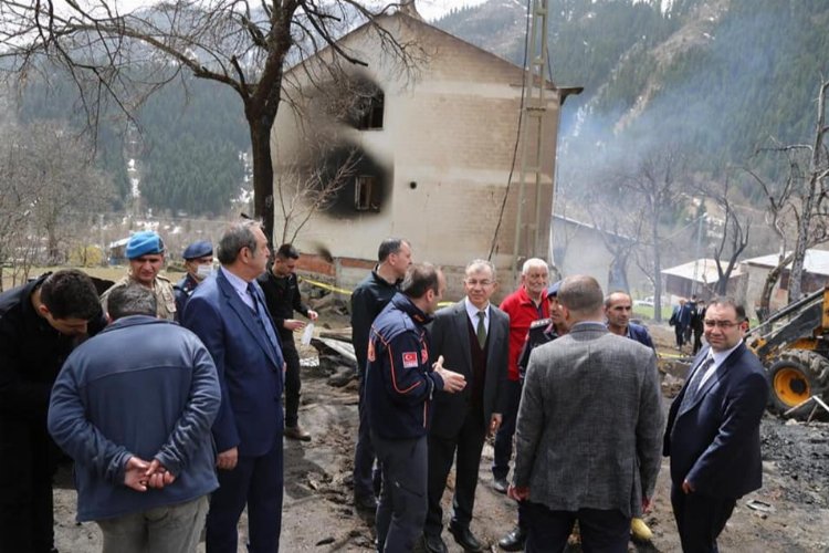 Artvin Şavşat’ta 6 ev yandı; 1 ölü, 1 kayıp