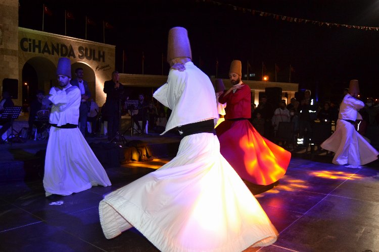 Aydın Didim'de semazenli iftar