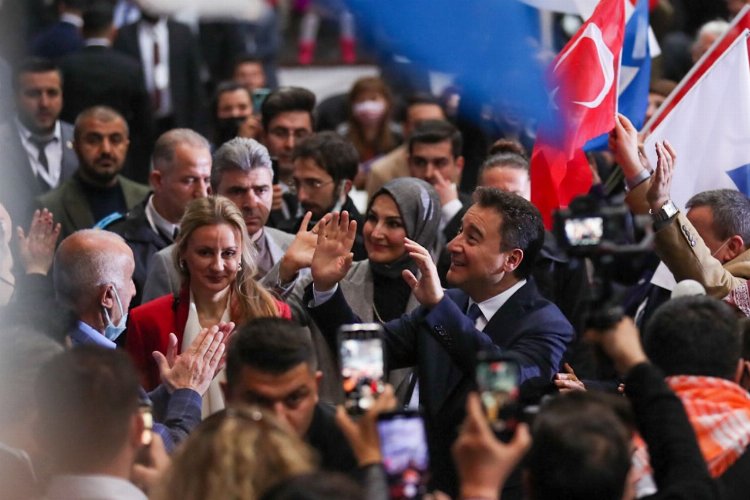 Babacan: "Gücünüz köklü demokrasiyi yok etmeye yetmeyecek"