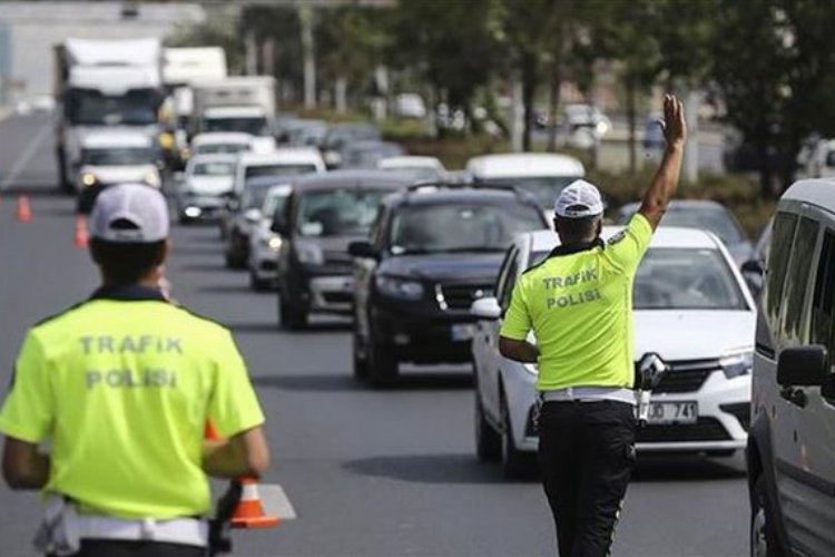 Bakan Yerlikaya'dan trafikte 'hız' uyarısı!