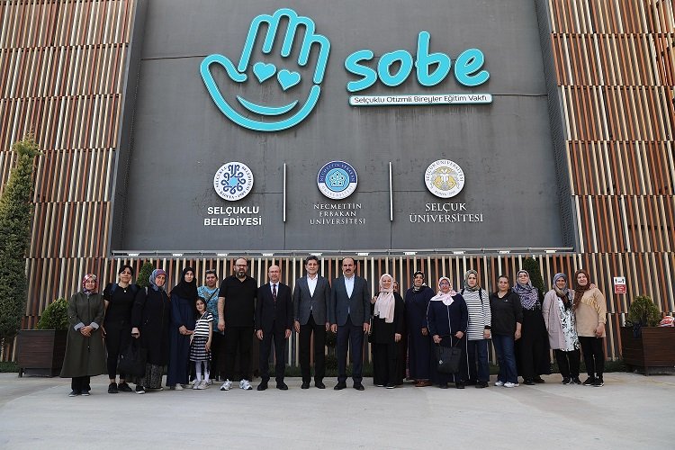 Başkan Altay'dan Dünya Otizm Farkındalık Günü’ne özel ziyaret