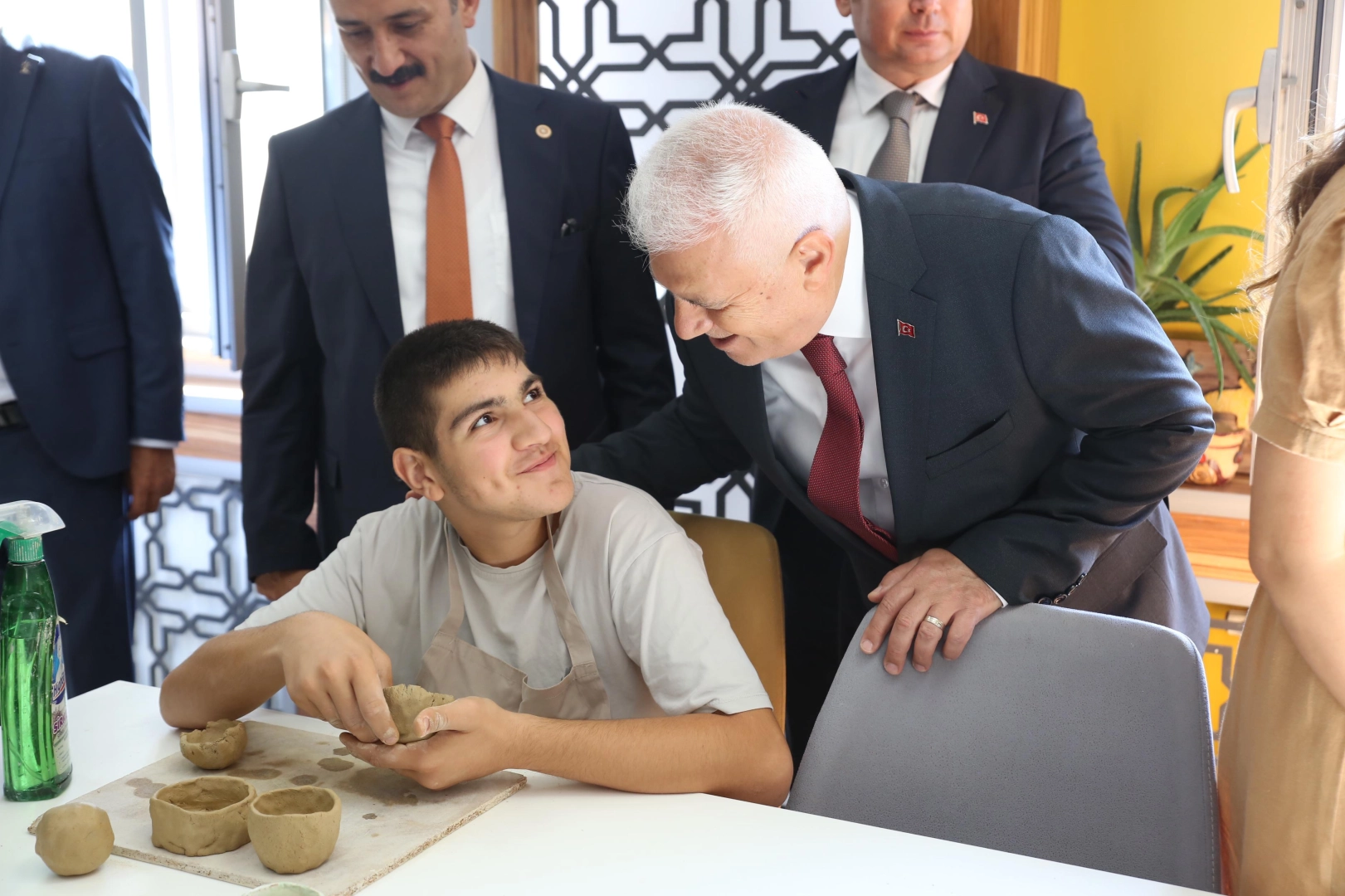 Başkan Bozbey, çocukların ilk ders zili heyecanına ortak oldu