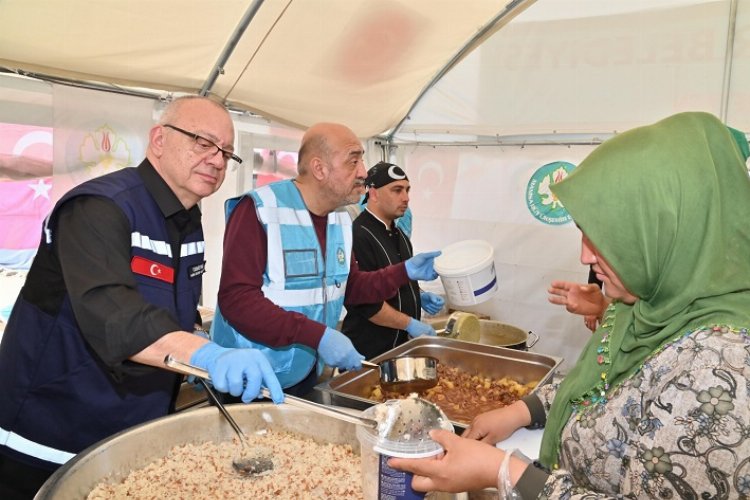 Başkan Ergün depremlerde yaşamını yitiren vatandaşları andı