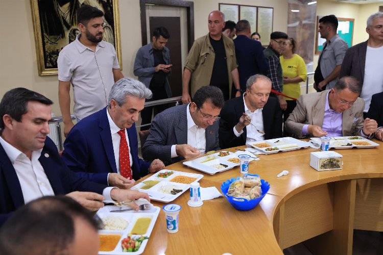 Başkan İmamoğlu, Firuzköy Cemevi'nde canlarla buluştu