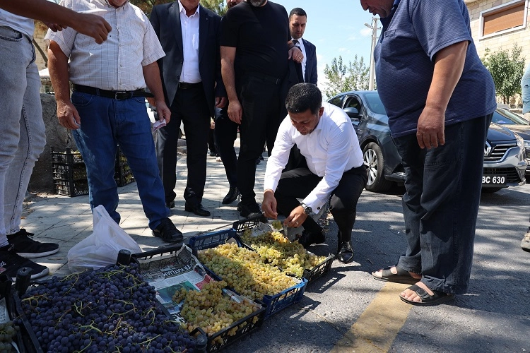 Başkan Rasim Arı'dan Nevşehirlilere üzüm ikramı